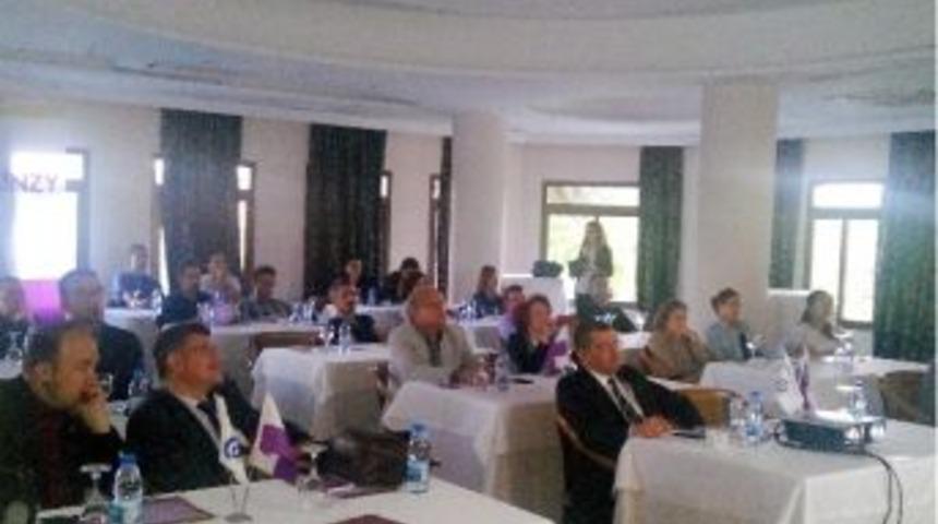 Aydın&rsquo;ın &Uuml;rologları Olgularını Hem Paylaşıyor Hem De Tartışıyor