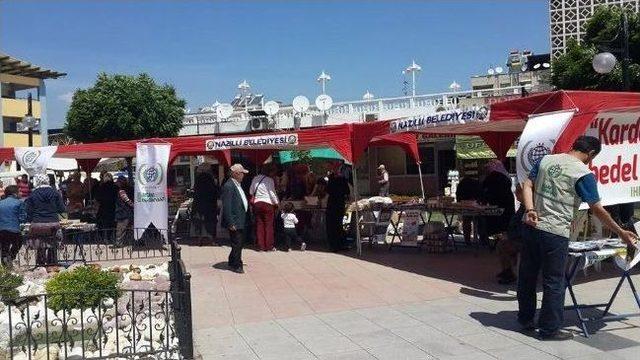 İnsanı Yardım Vakfından ‘kardeşlik Bedel İster’ Kermesi 3