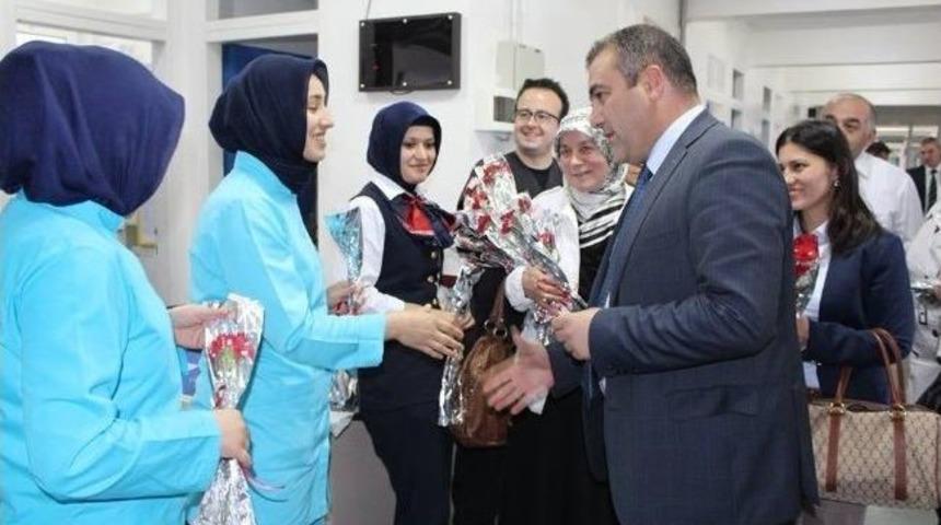 Başkan Erener&rsquo;den Hemşirelere Karanfilli Kutlama