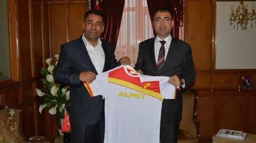 G&ouml;ztepe Başkanı Altınbaş&rsquo;tan Vali Toprak&rsquo;a Ziyaret