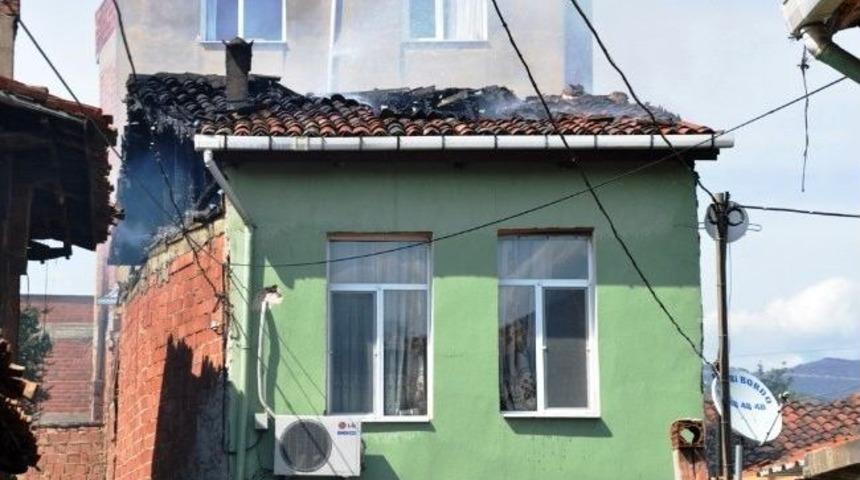 Mutfak Ocağını A&ccedil;ık Unuttu Evi Yandı