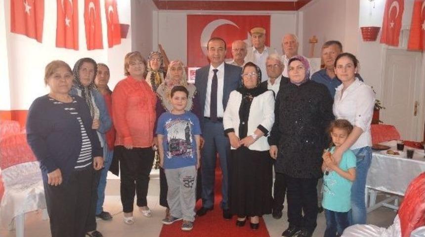 Alemdar &Ouml;zt&uuml;rk, Şehit Ve Gazi Aileleri Derneğini Ziyaret Etti