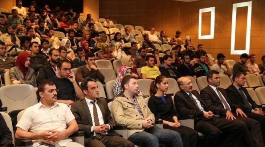 Bayburt &Uuml;niversitesi&rsquo;nde "kentsel D&ouml;n&uuml;ş&uuml;m Konferansı" D&uuml;zenlendi