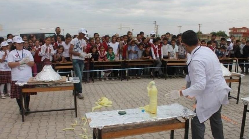 Bozh&ouml;y&uuml;k Ortaokulu'nda Bilim Fuarı A&ccedil;ıldı