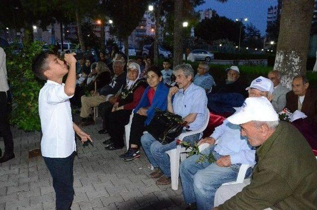 Mavi Çocuk Utku Umut Işığı Derneği'nden Huzurevinde Kutlama