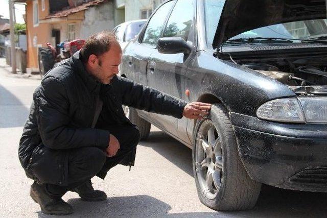 Çankırı'da 12 Aracın Lastikleri Kesildi