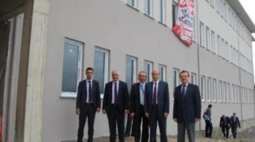 Orhaneli'ne Y&uuml;ksek Okul