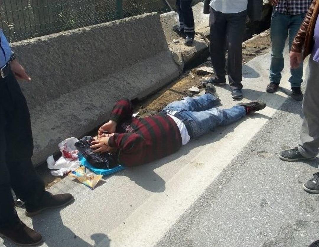 Yaralıya İlk M&uuml;dahaleyi İtfaiye Erleri Yaptı