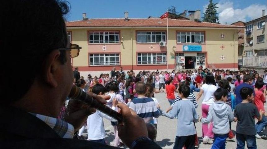 Teneff&uuml;ste Halk Oyunu