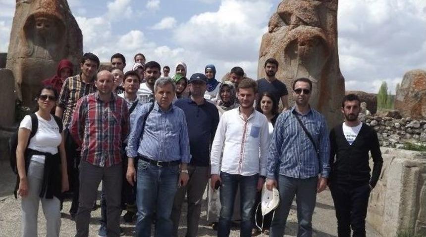 &Uuml;niversite &Ouml;ğrencilerinden Hattuşaş Ve Alacah&ouml;y&uuml;k Gezisi