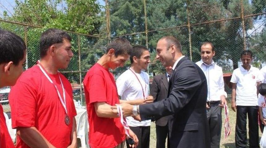 D&ouml;rtyol'da Zihinsel Engelliler Atletizm M&uuml;sabakası