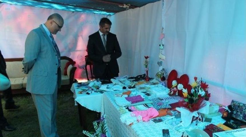 Engelliler El İşi H&uuml;nerlerini Sergiledi