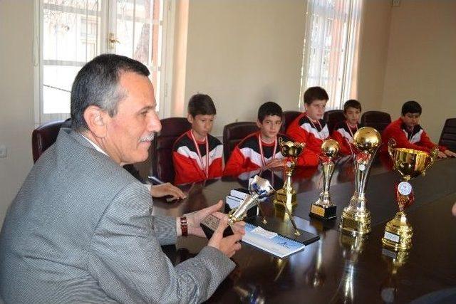 Samiye Nuri Sevil T&uuml;rkiye 3 nc&uuml;s&uuml; Oldu 2