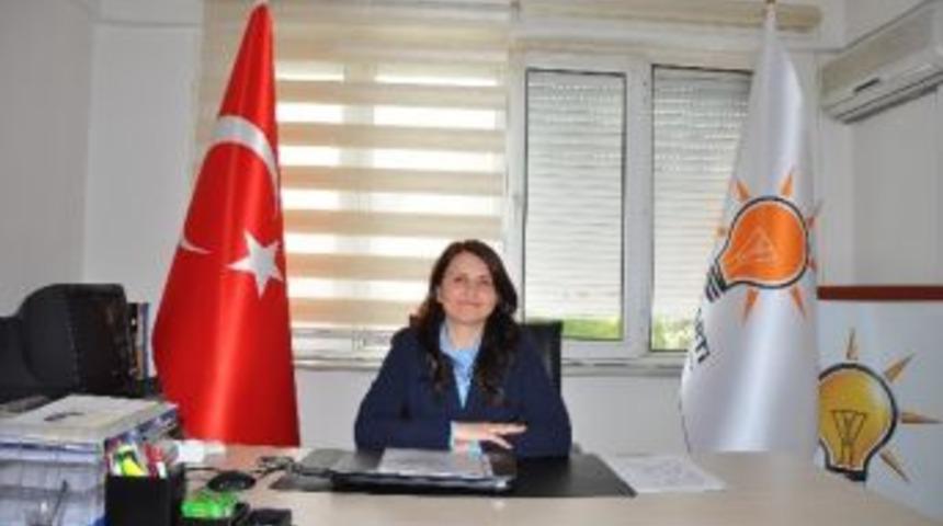 Ak Parti L&uuml;leburgaz İl&ccedil;e Teşkilatına Kadın Başkan