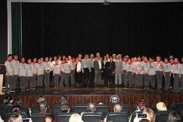 Yunus Emre’ye Yakışan Oratoryo Gösterisi 2