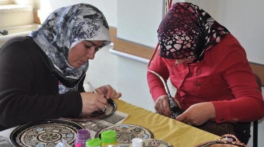 Sorgunlu Ev Hanımlarının Yaptığı Bakır İşlemelerine Rağmet Artıyor