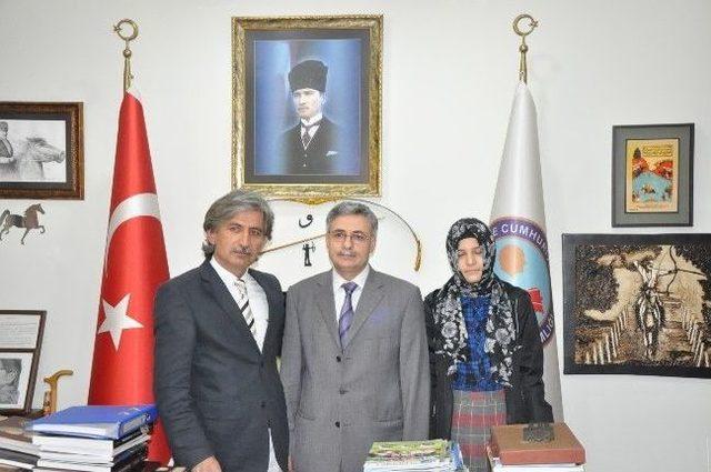 Derece Giren &Ouml;ğrenciler &Ouml;d&uuml;llendirildi 1