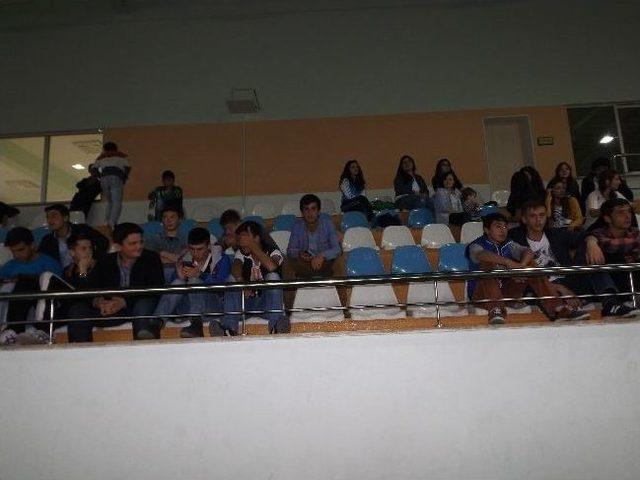 &Ouml;ğretmenler Voleybol Turnuvası Heyecanlı Başladı 2