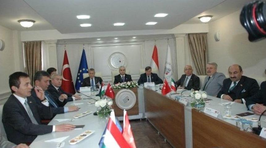 Eskişehir Ticaret Odası 3&rsquo;&uuml;nc&uuml; Ab &Uuml;yesi &Uuml;lke İle Vize Protokol&uuml; İmzaladı