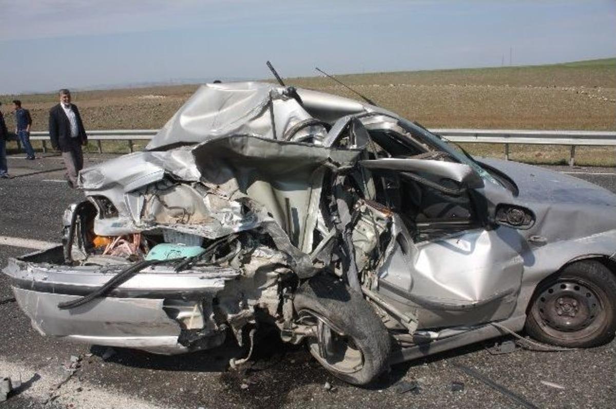 Elazığ Bing&ouml;l Karayolunda Kaza: 3 Yaralı