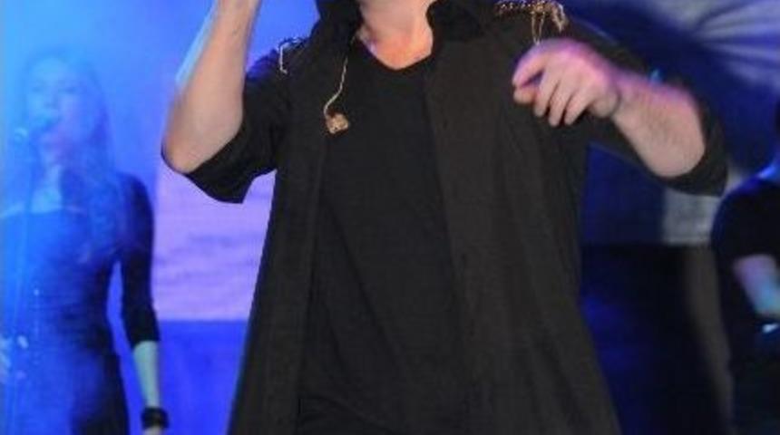 Be&uuml; &Ouml;ğrencileri Emre Aydın&rsquo;la Eğlendi