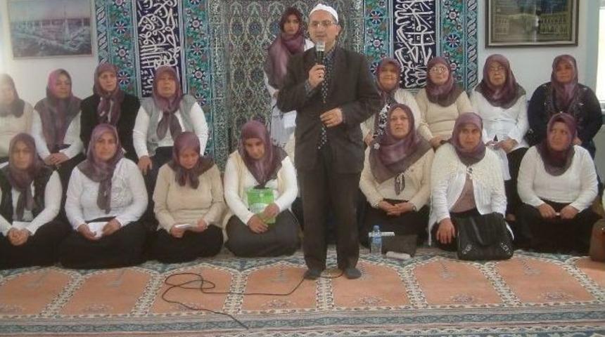 Burhaniye&rsquo;de Kadınların Hatim Sevinci