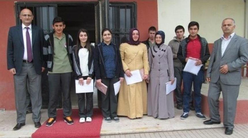 Burhaniye&rsquo;de İmam Hatipliler Yarıştı
