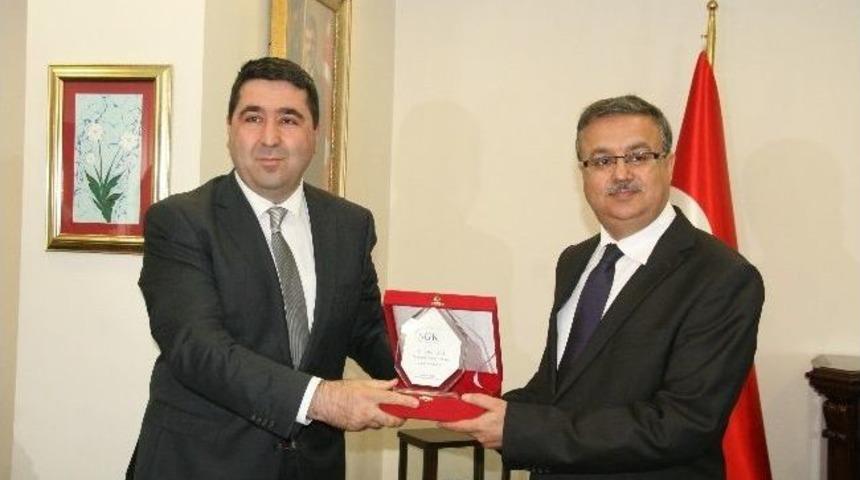 Sgk&rsquo;dan, Vali Su&rsquo;ya Ziyaret