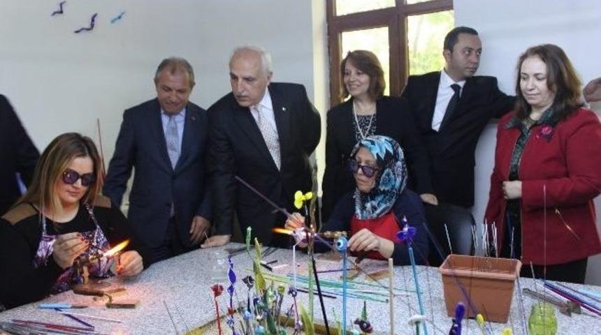 Vali Mutlu'dan "cam" Şov