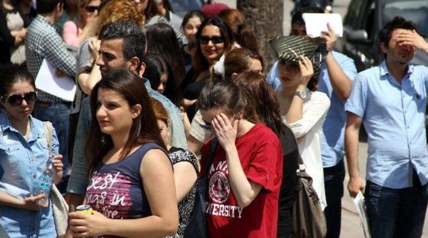 Kpss'de Kuyruk &Ccedil;ilesi