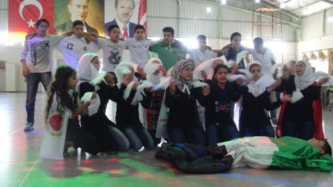 Suriyeli &Ccedil;ocuklardan Temsili Cenaze T&ouml;reni Oyunu