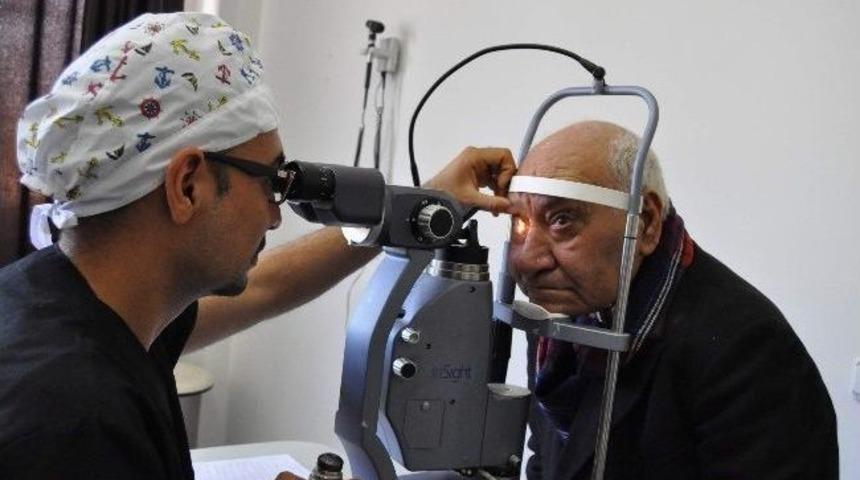 74 Yaşında G&ouml;zlerine Tekrar Kavuştu