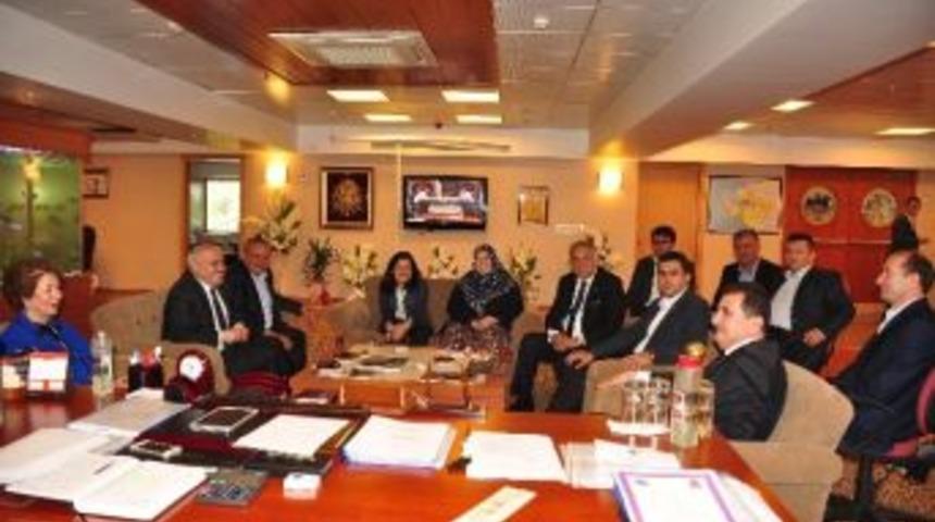 Başkan Uğurlu'ya Saygın'dan &Ouml;vg&uuml;!