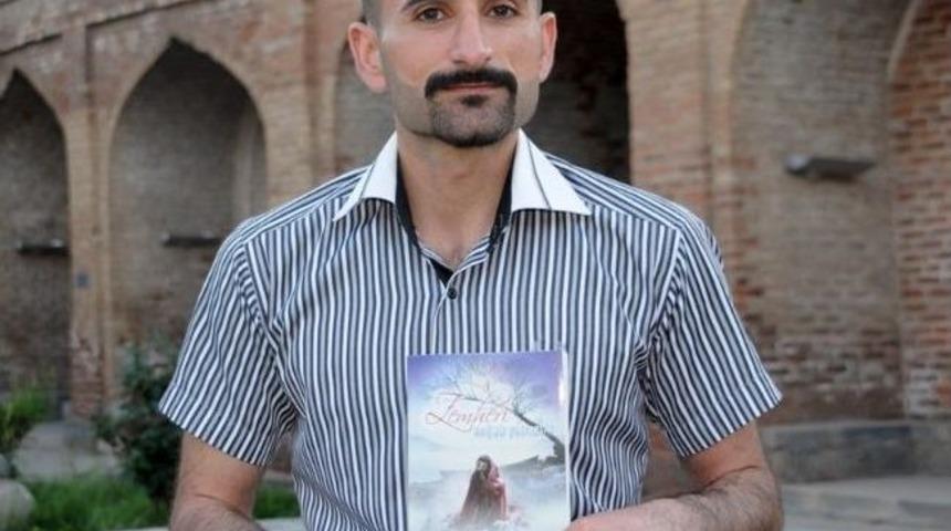 Cizreli Gen&ccedil; &Ouml;ğretmen İlk Şiir Kitabını &Ccedil;ıkardı