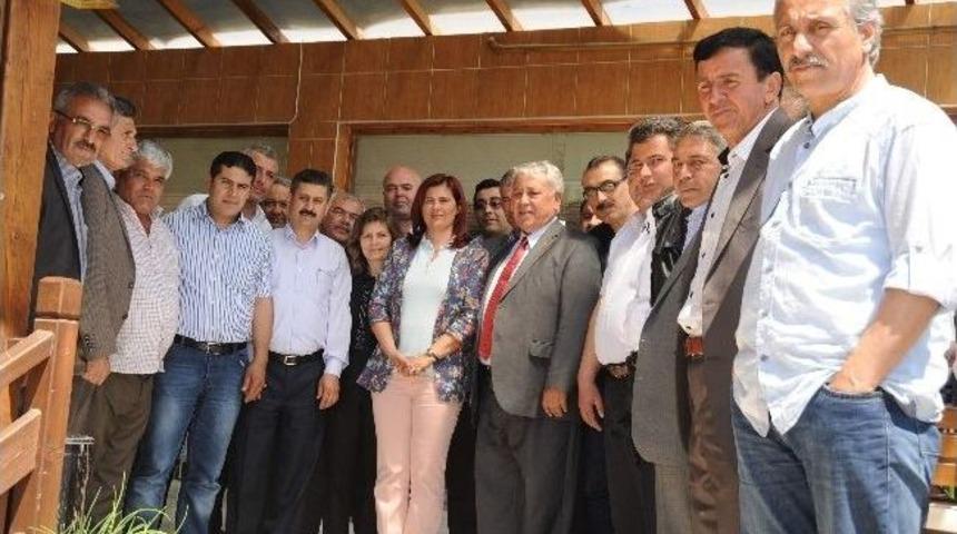 Başkan &Ccedil;er&ccedil;ioğlu Buharkentli Muhtarlarla Buluştu