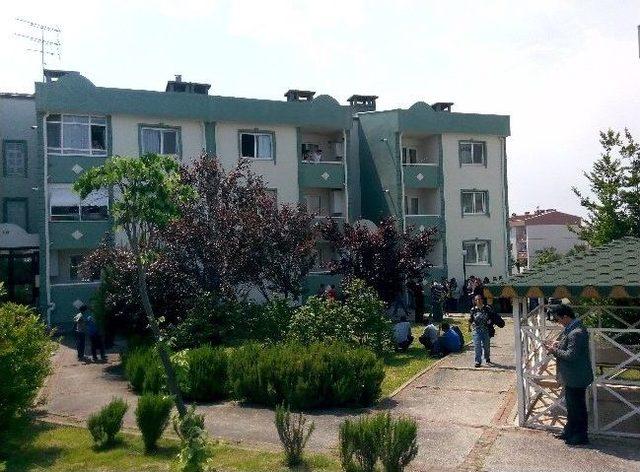 Bodrum Katında Kendini Astı 1