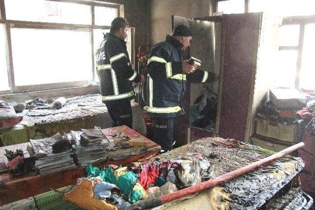 İkamette Çıkan Yangın Paniğe Neden Oldu 1