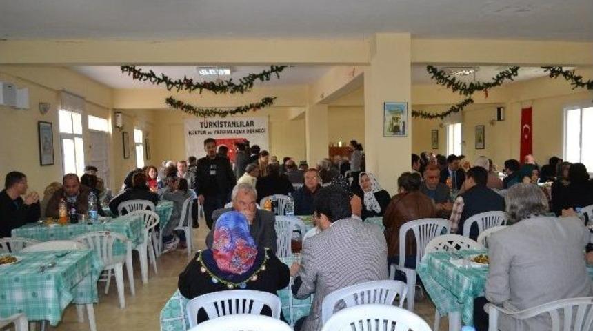 T&uuml;rkistanlılar Derneğin&rsquo;den Afganistan&rsquo;a Yardım Kampanyası