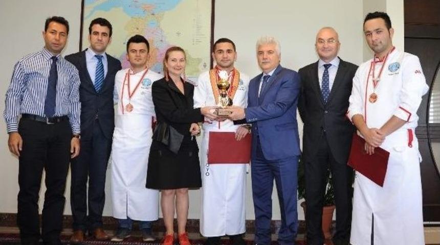 Ba&uuml;'l&uuml; Aş&ccedil;ılar Uluslararası Yarışmada &Ouml;d&uuml;l Kazandı