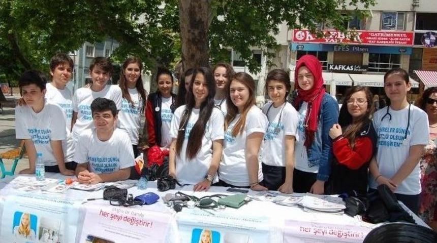 &Ouml;ğrenciler Tansiyon &Ouml;l&ccedil;t&uuml;