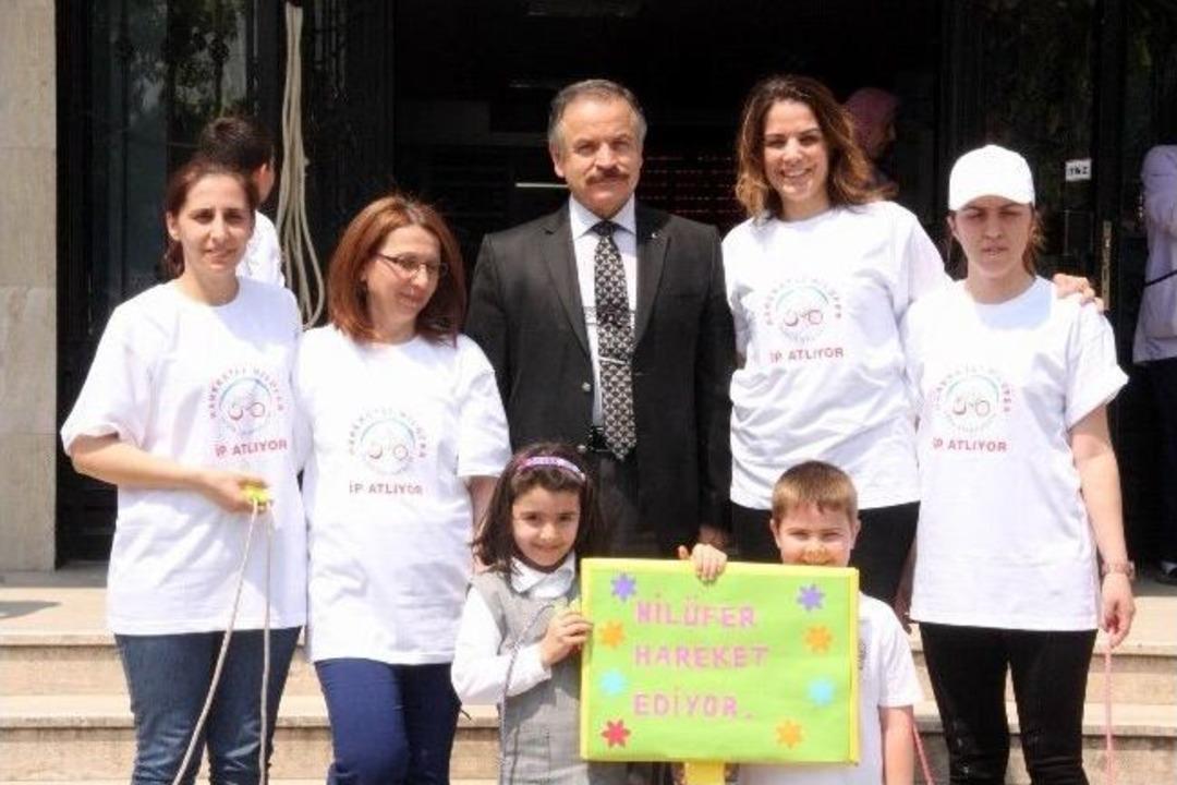 40 Bin &Ouml;ğrenci Aynı Anda İp Atladı