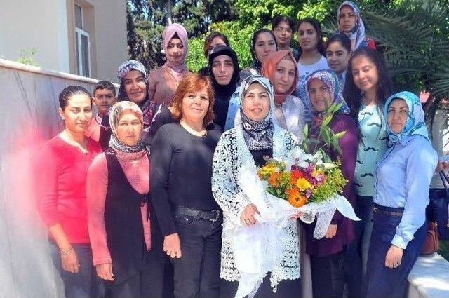 Ayşe Güzeloğlu, Engelliler Ve Genç Kızlarla Bir Araya Geldi