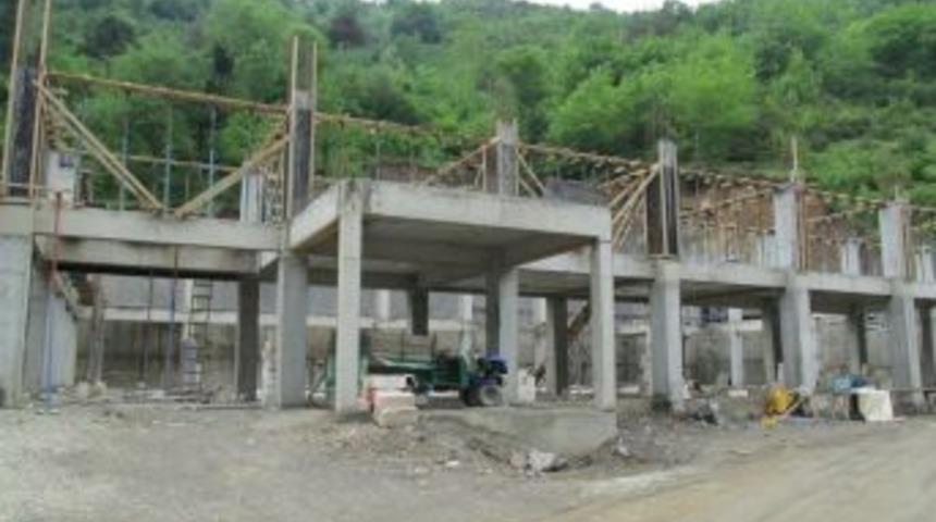 G&uuml;meli Kapalı Spor Salonu inşaatı devam ediyor