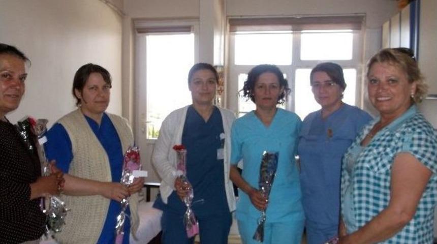 Didim&rsquo;de Ak Partili Bayanlar Hemşireleri Unutmadı