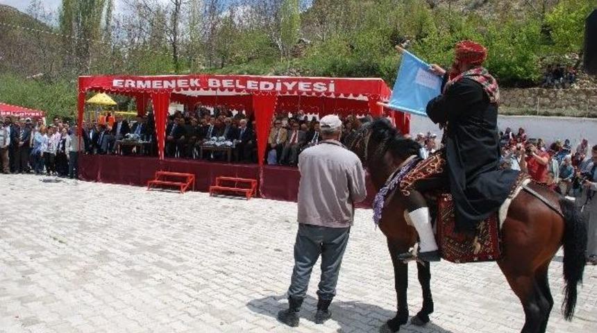 Karaman&rsquo;da 737. T&uuml;rk Dil Bayramı Kutlamaları