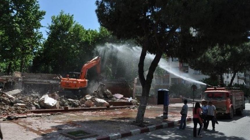 Nazilli'de Eski Kafeterya Binası Yenileniyor