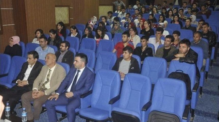 Şırnak’ta 'yurt Dışına Açılan Kapı’ Konferansı Düzenlendi