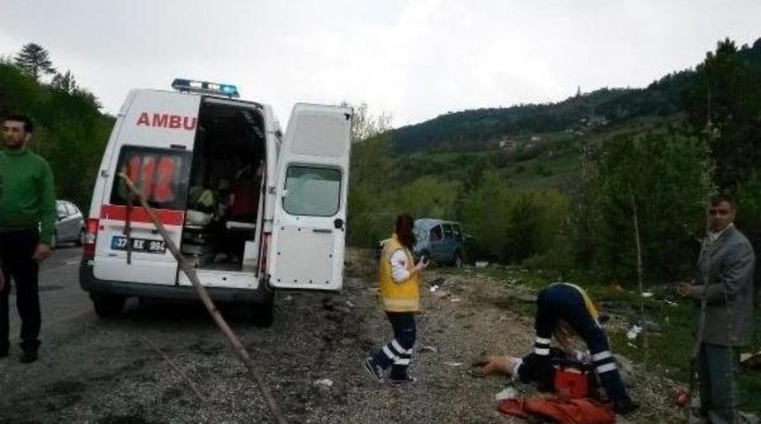 Kastamonu'da Trafik Kazası: 1 &Ouml;l&uuml;, 1 Yaralı