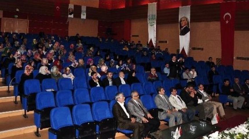 Kb&uuml;&rsquo;de 100 Hadis Ezberleme Yarışması Yapıldı