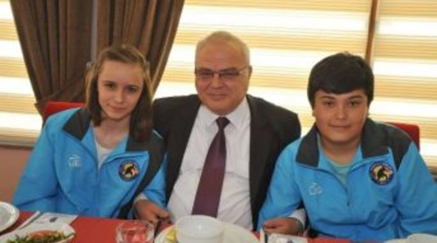 Uşak&rsquo;ta &ldquo;umuda Dev Adımlar&rdquo; Atılıyor